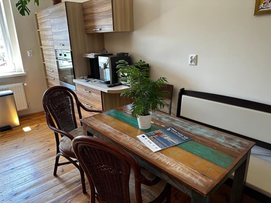 Apartamento Jelenizen Jelenia Góra Exterior foto